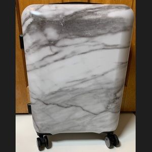ASTYLL CARRY-ON LUGGAGE - MILK MARBLE